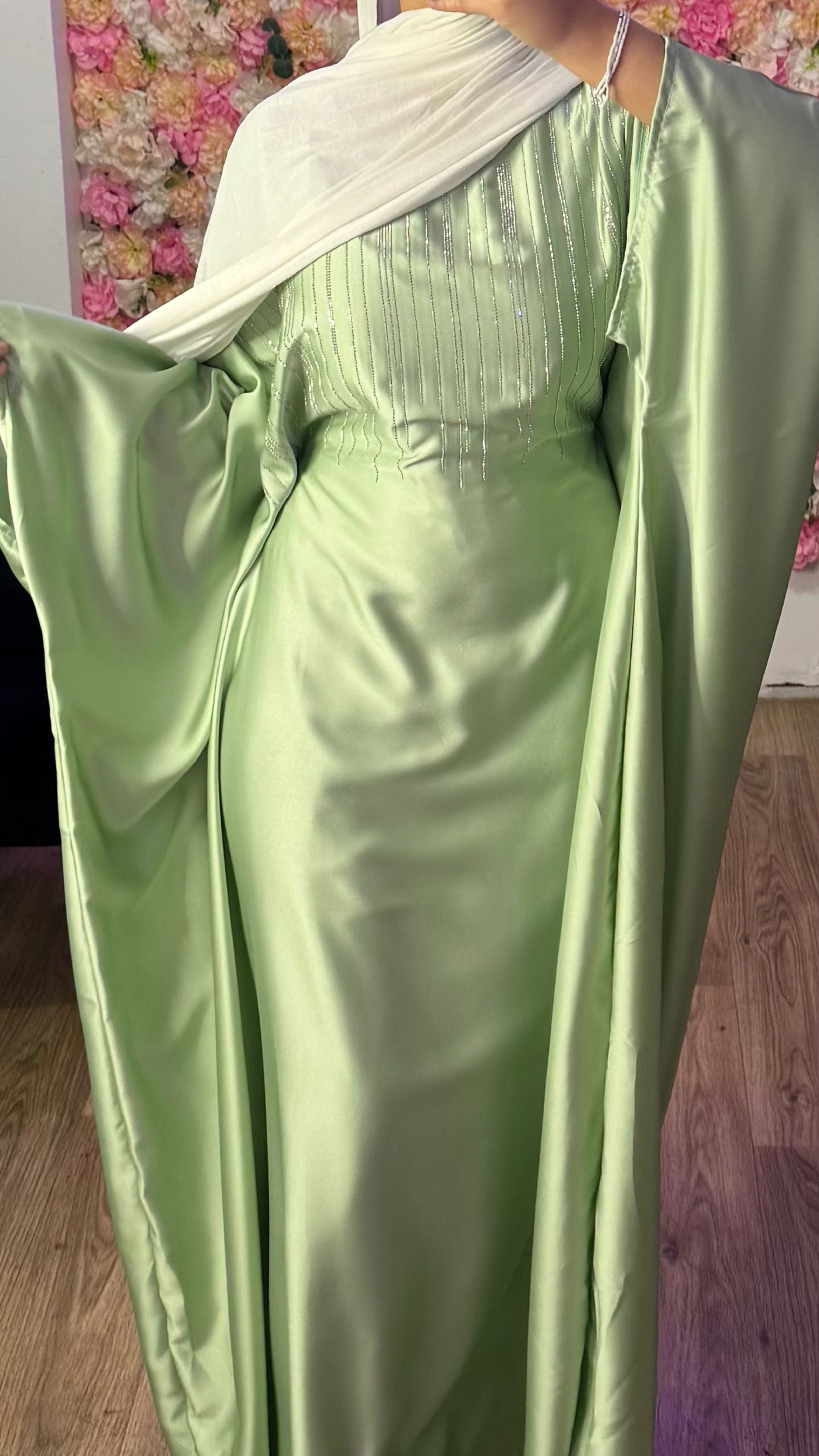 Robe avec détails à nouer